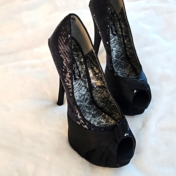 🖤🖤🖤NEW SATIN & SEQUIN PLEASER HEELS🖤🖤🖤 - Picture 4 of 16